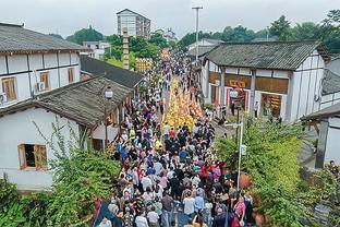 范志毅：国足单后腰阵型问题大，新加坡中场人数优势你抢不过